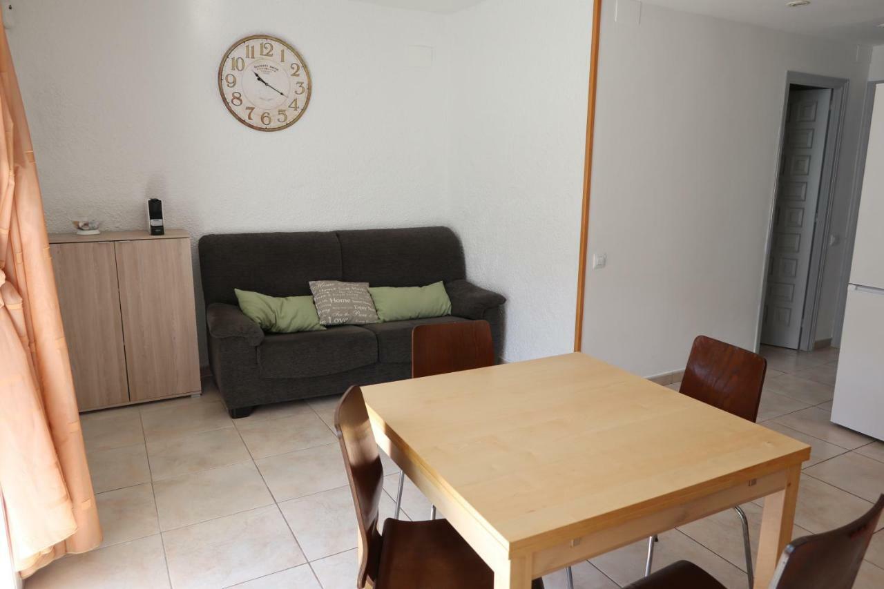 Orlina Apartment Empuriabrava Bagian luar foto