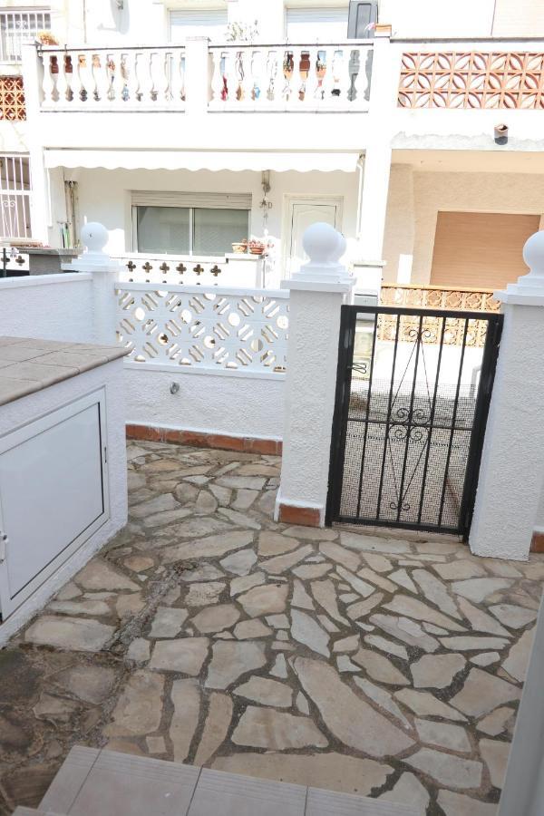 Orlina Apartment Empuriabrava Bagian luar foto
