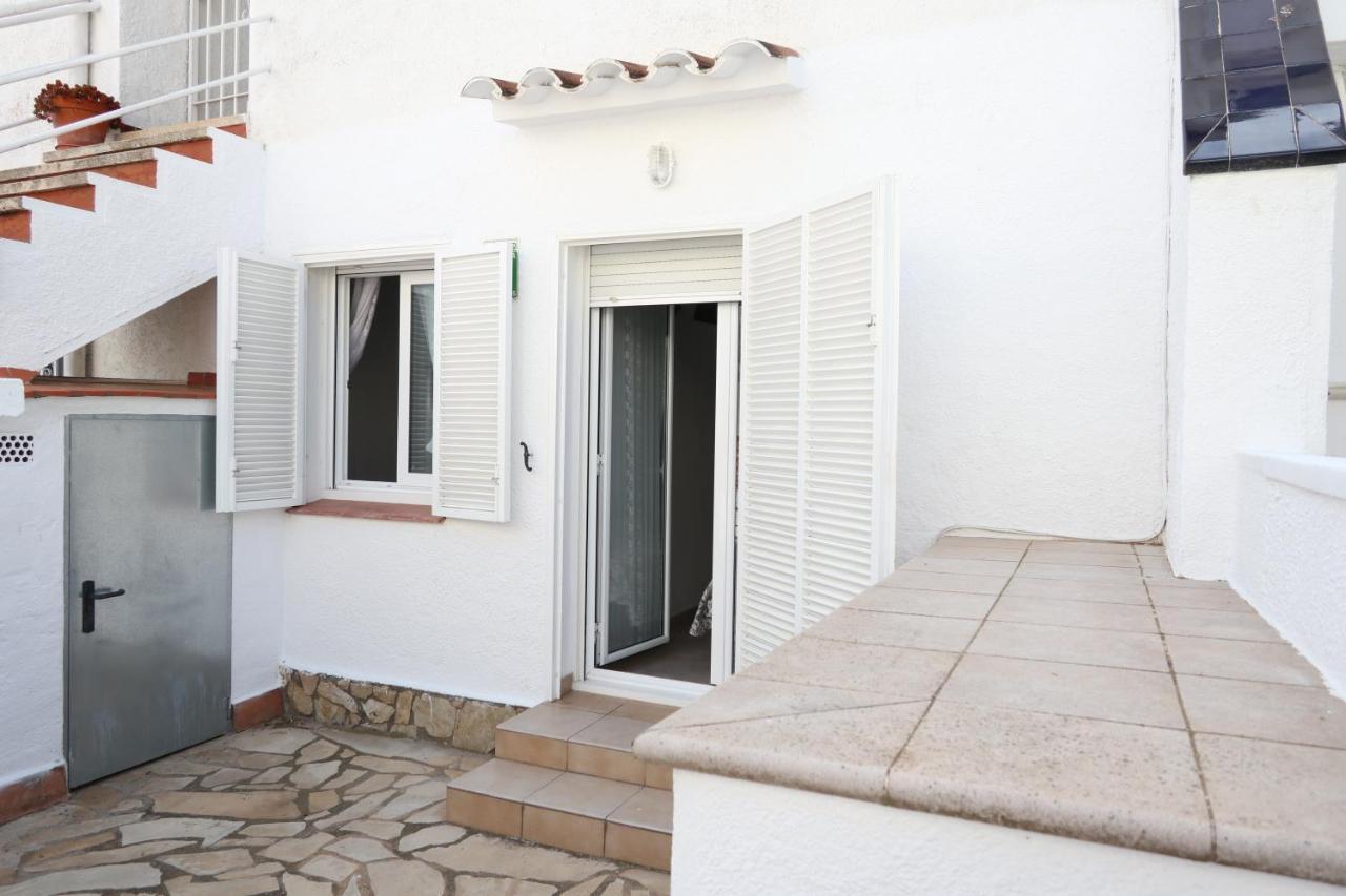 Orlina Apartment Empuriabrava Bagian luar foto