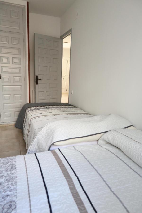 Orlina Apartment Empuriabrava Bagian luar foto