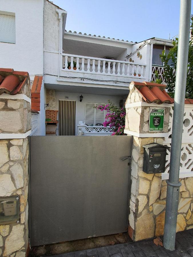 Orlina Apartment Empuriabrava Bagian luar foto